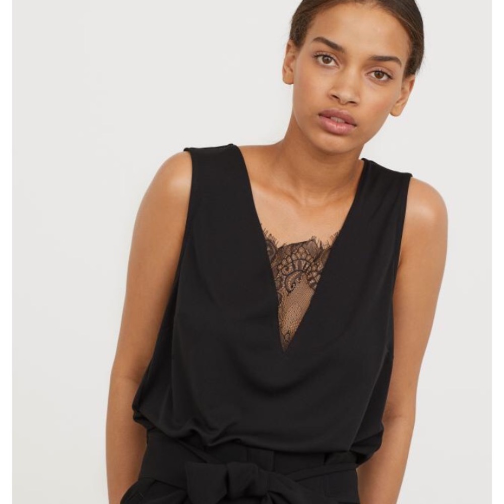 BOGO H&M sleeveless top with lace - Picture 2 of 6